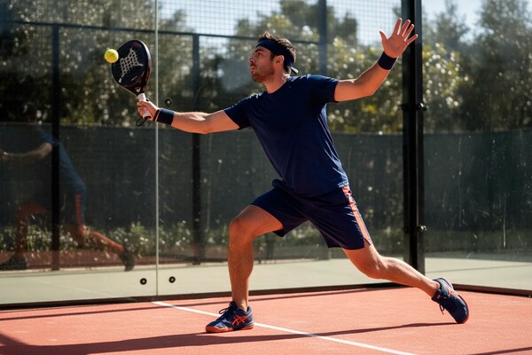 Bajada in Padel: How to Attack from the Wall