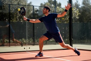 Bajada in Padel: How to Attack from the Wall