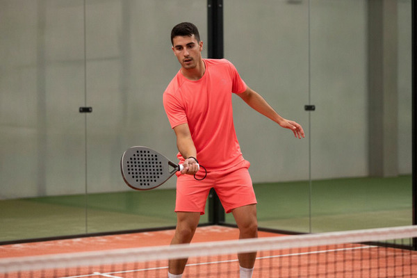 Forehand Volley in Padel: Basic Technique and Mistakes
