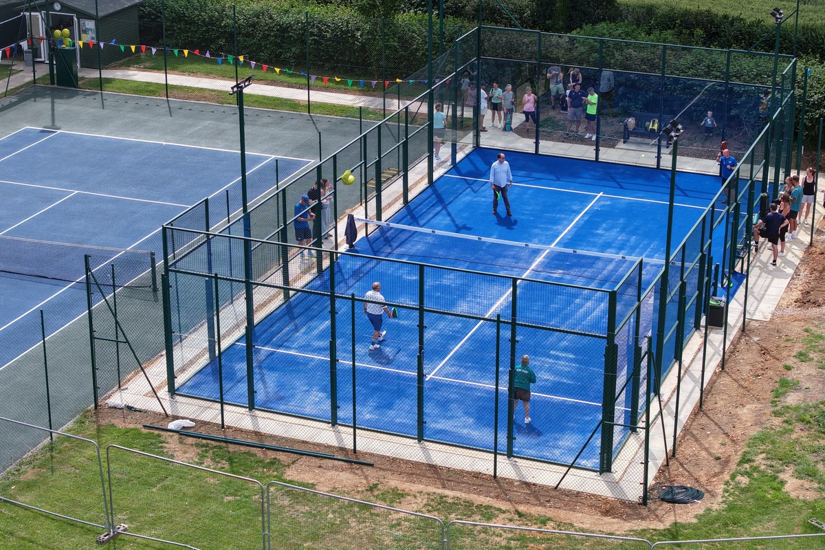 Lacey Green & Loosley Row Padel & Tennis