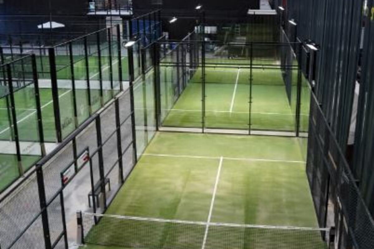 Racket Club RAW
