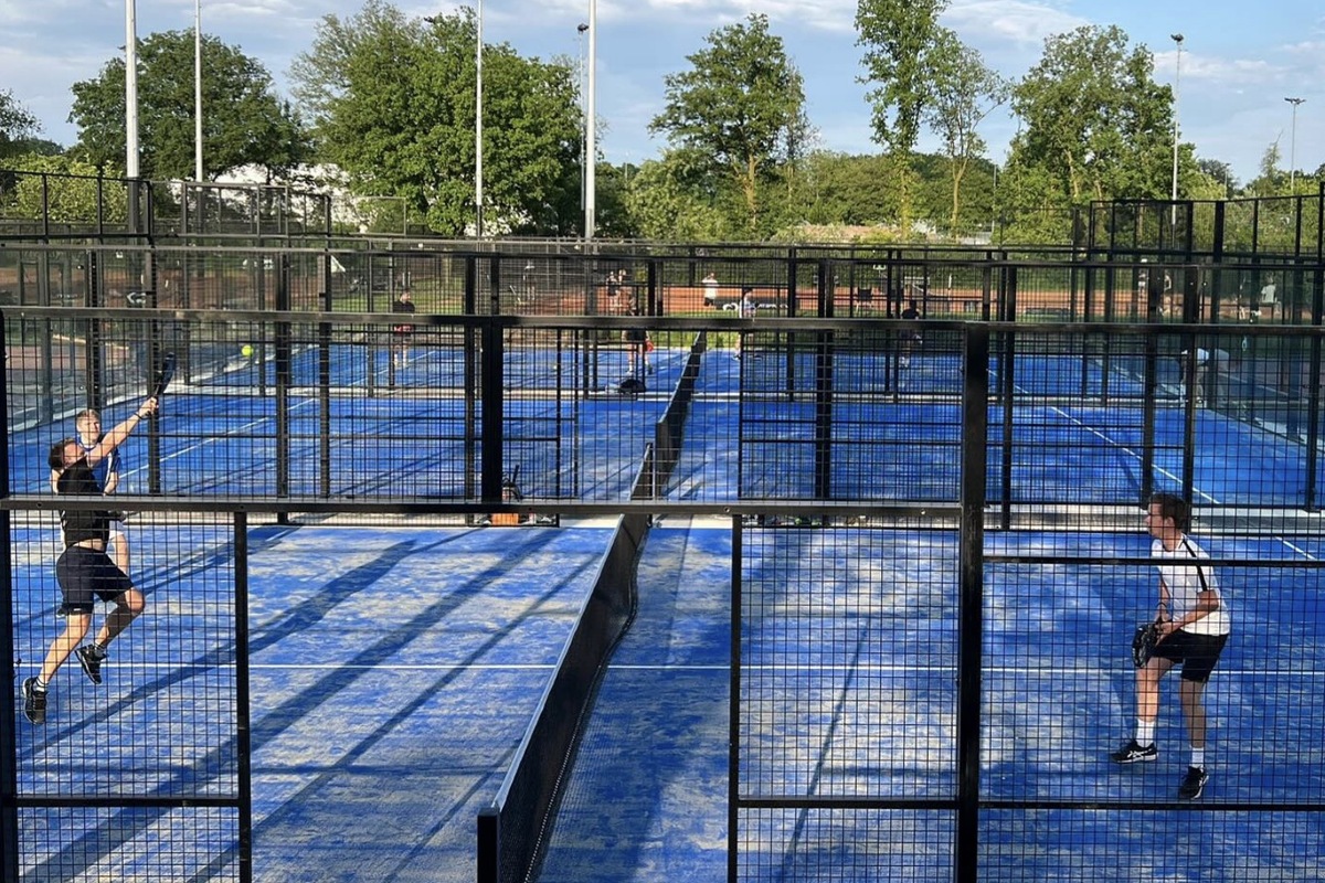 Racket & Fit Center Borne