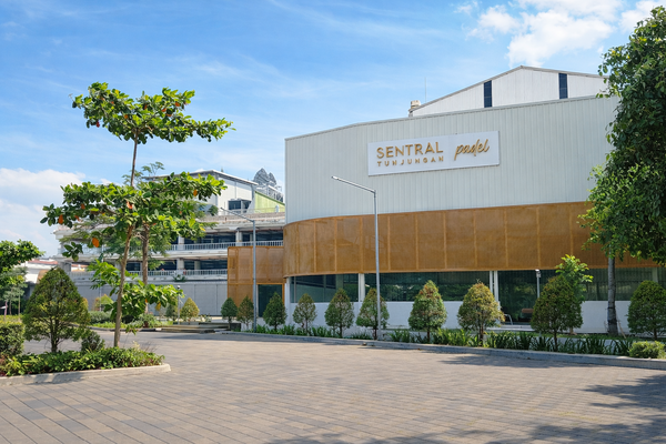 Sentral Tunjungan Padel
