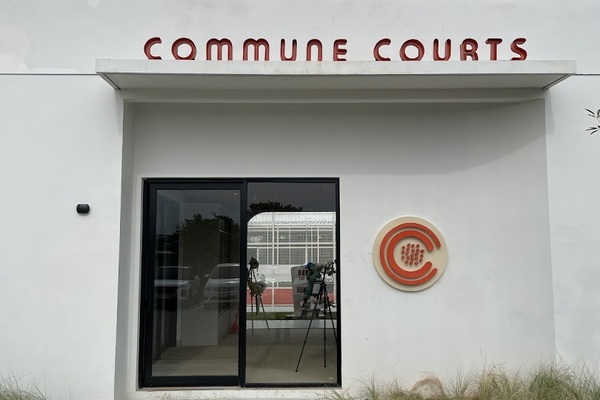 Commune Courts