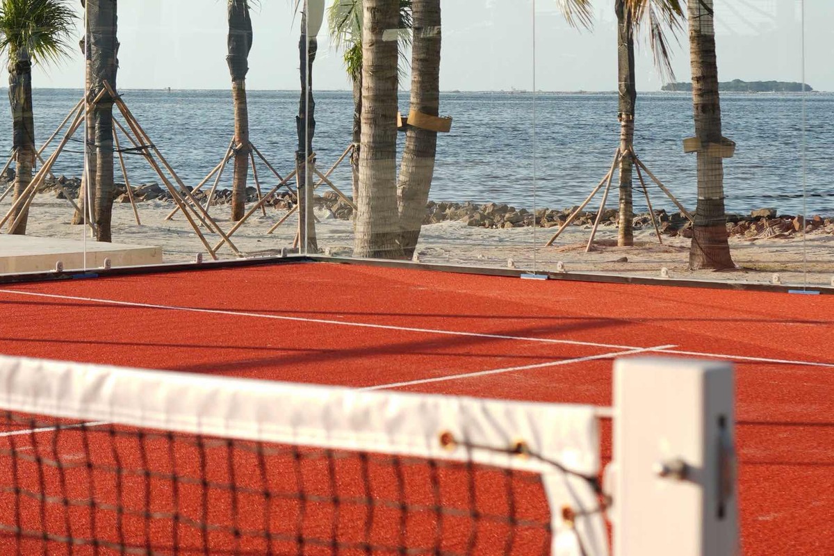Beach Padel Land's End PIK 2