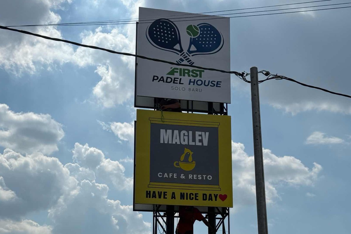 First Padel Solo Baru