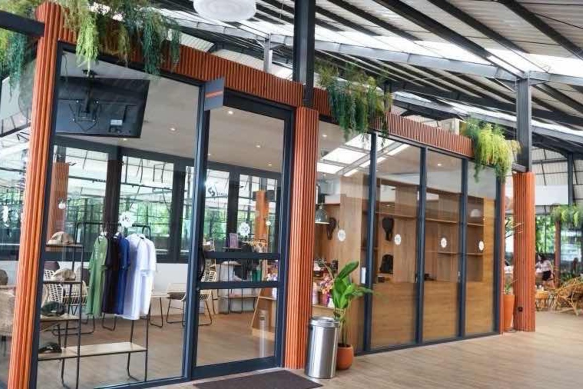 Main Padel Cirebon