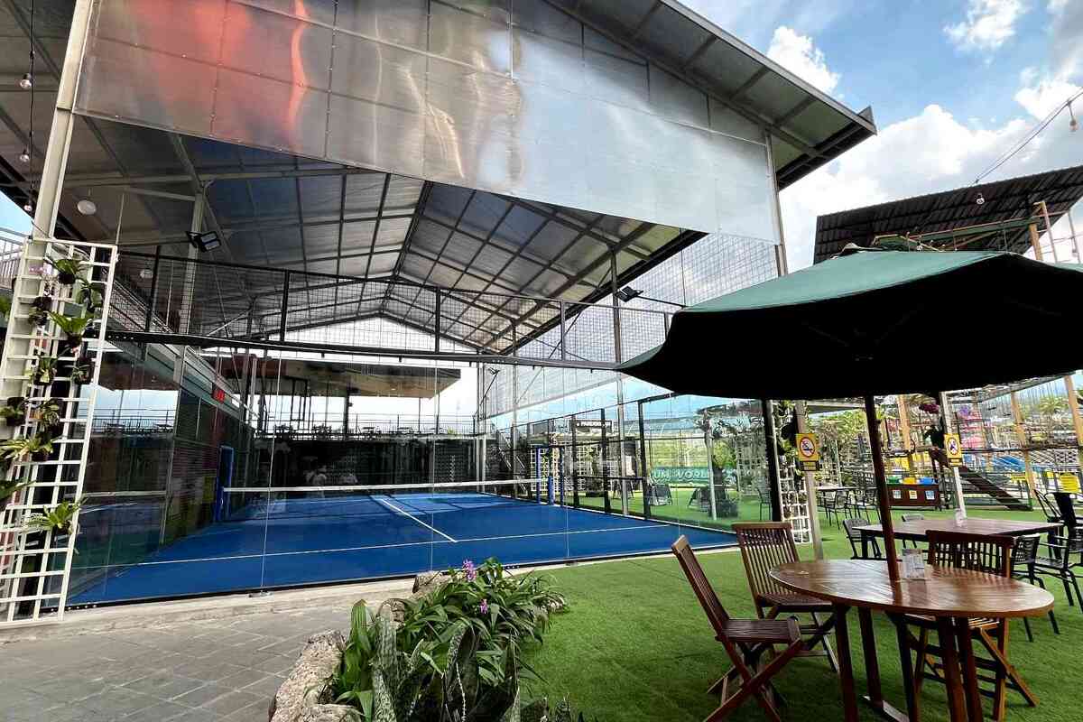 Senyum Padel Court