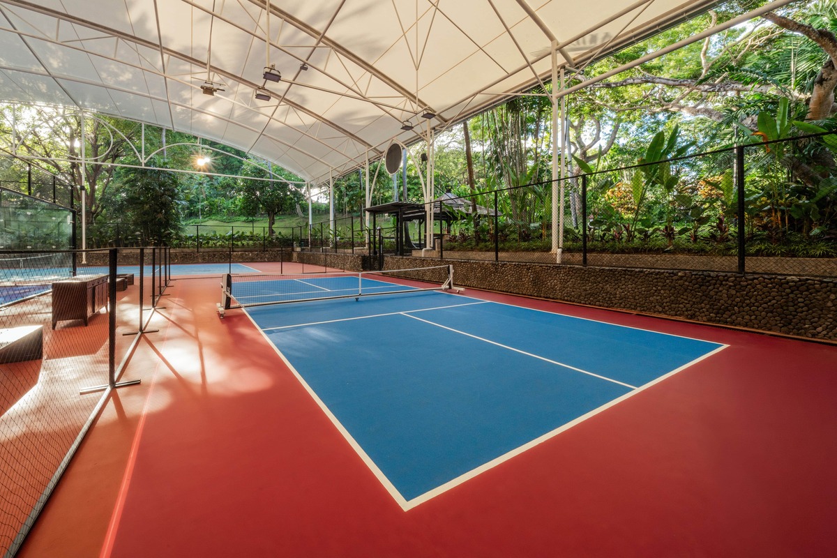 Trinity Courts at The Laguna Bali, Nusa Dua (2)