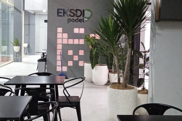 Eksdi Padel