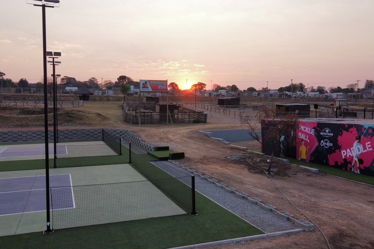 Deck and Dam Padel, Muldersdrift (2)