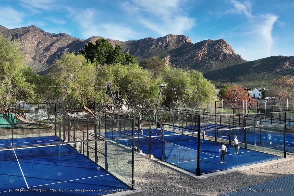 Montagu Padel, Montagu (3)