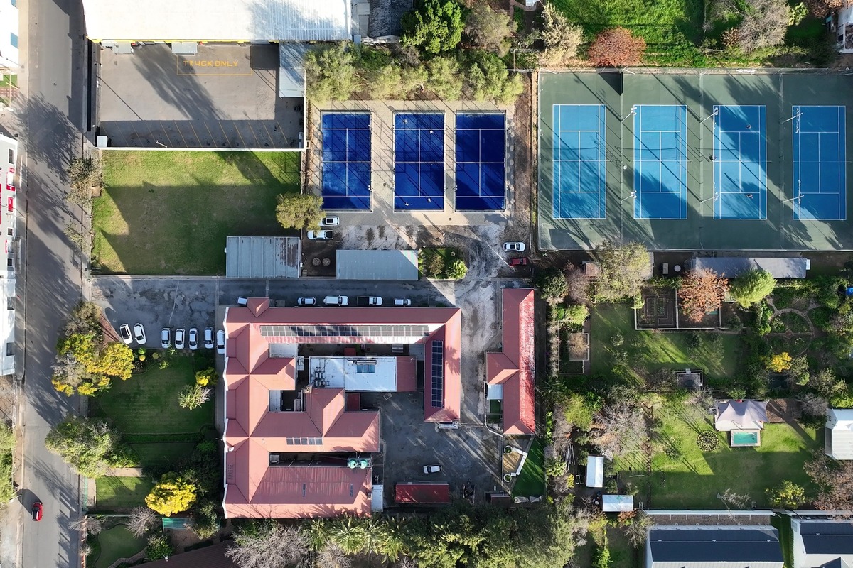 Montagu Padel, Montagu (2)