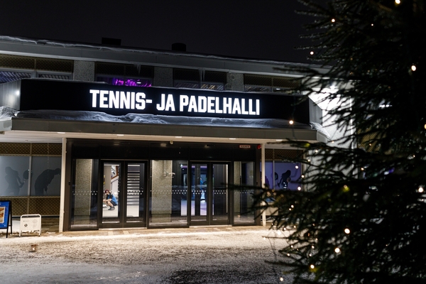 Tennis- ja padelhalli