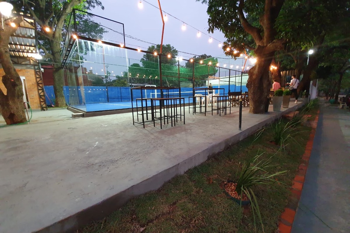 Seven Padel, Assumption (2)