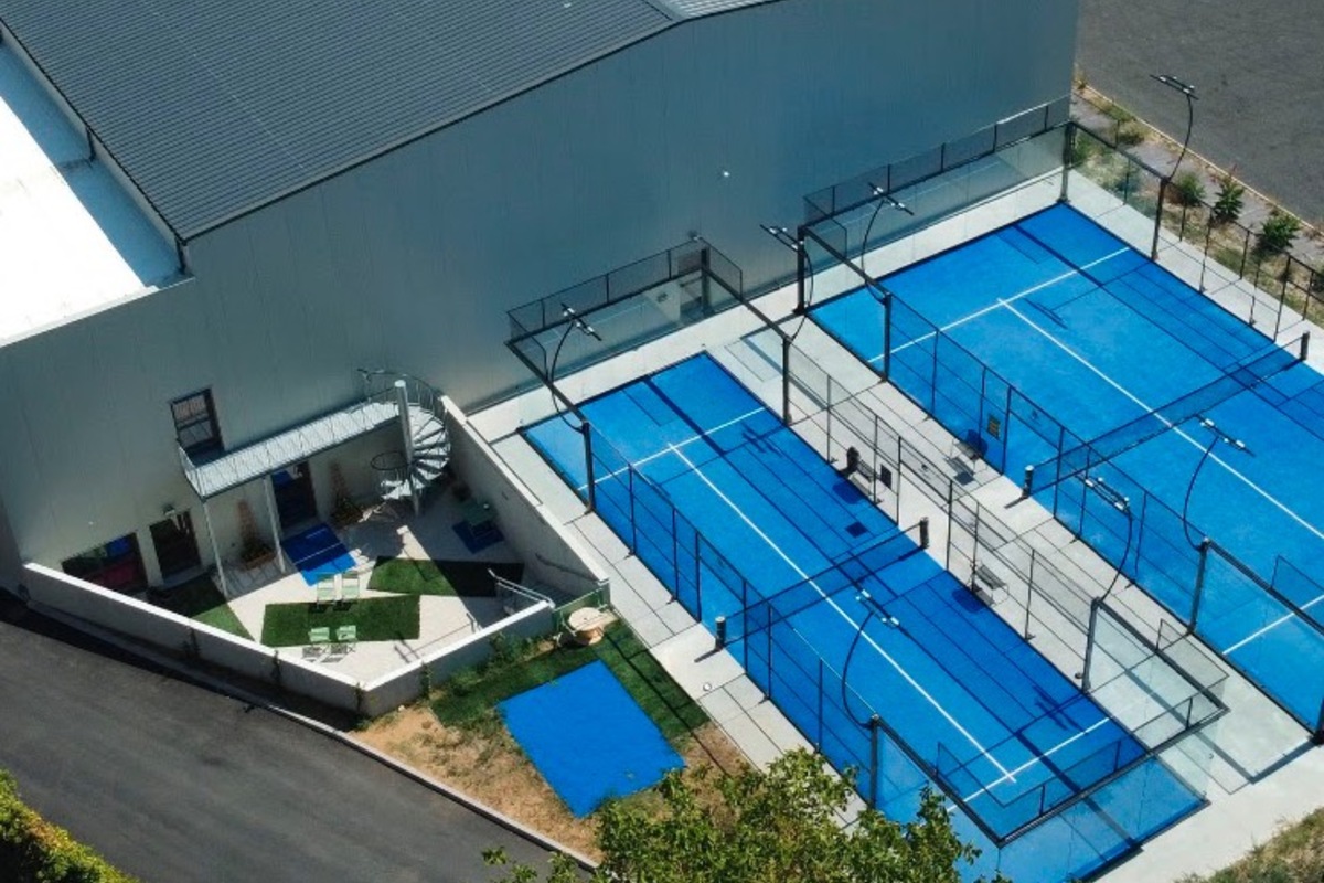 Squadra Padel, Distracted (3)