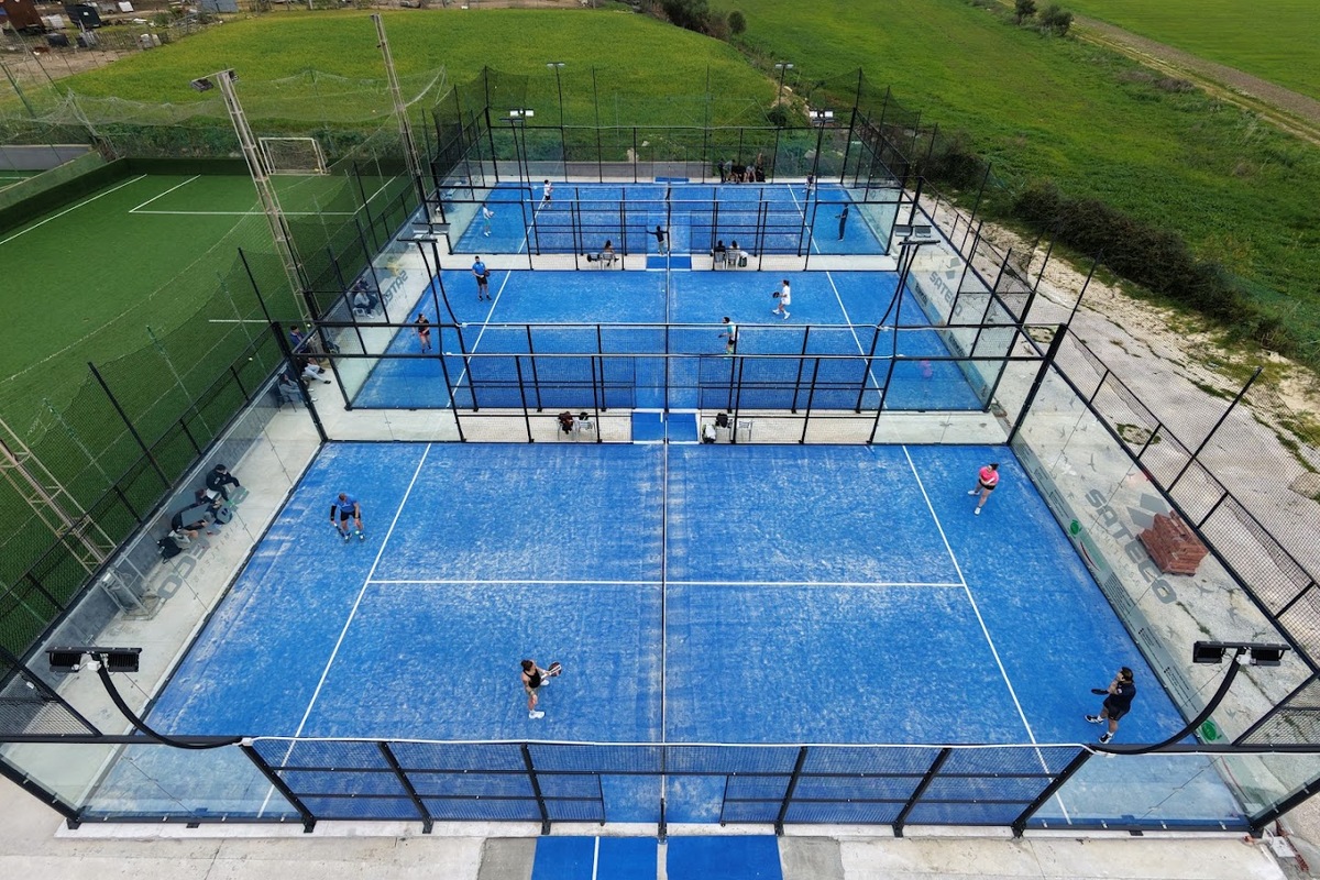 Complejo Deportivo Sateco, The Neighbourhoods (2)