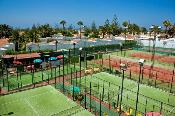 Club de Tenis y Padel Holycan