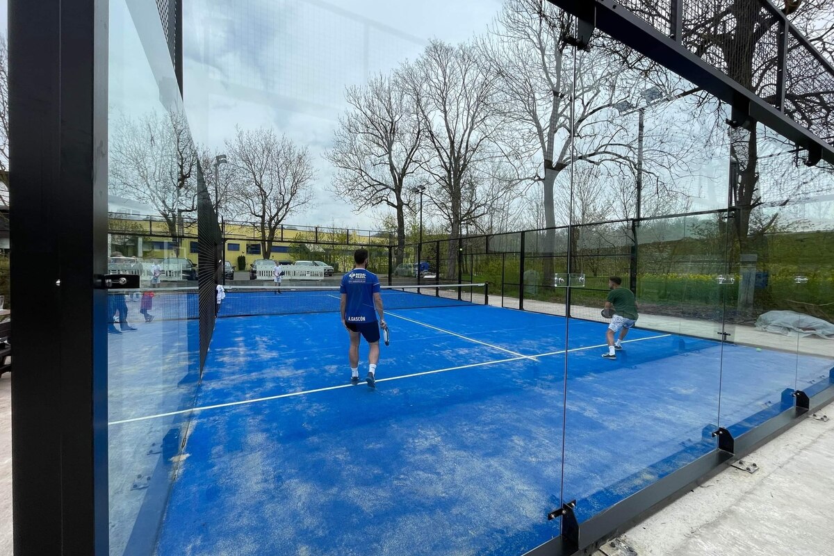 Jay P Padel