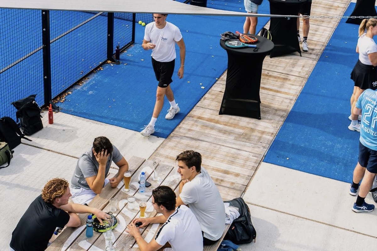 Peakz Padel Eindhoven High Tech Campus