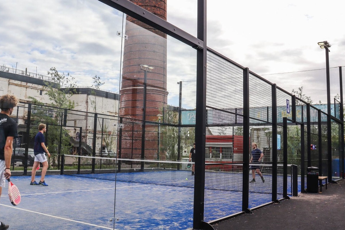 Peakz Padel Groningen Suikerterrein