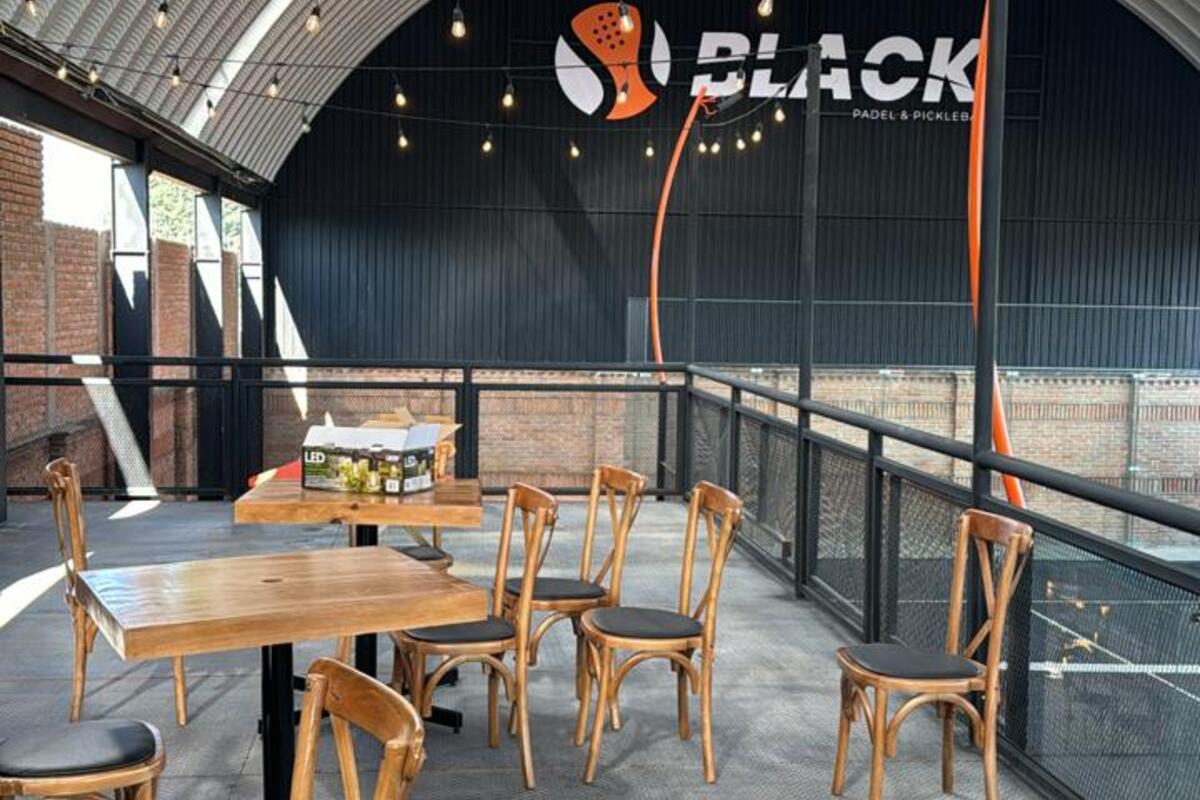 Black Padel & Pickleball