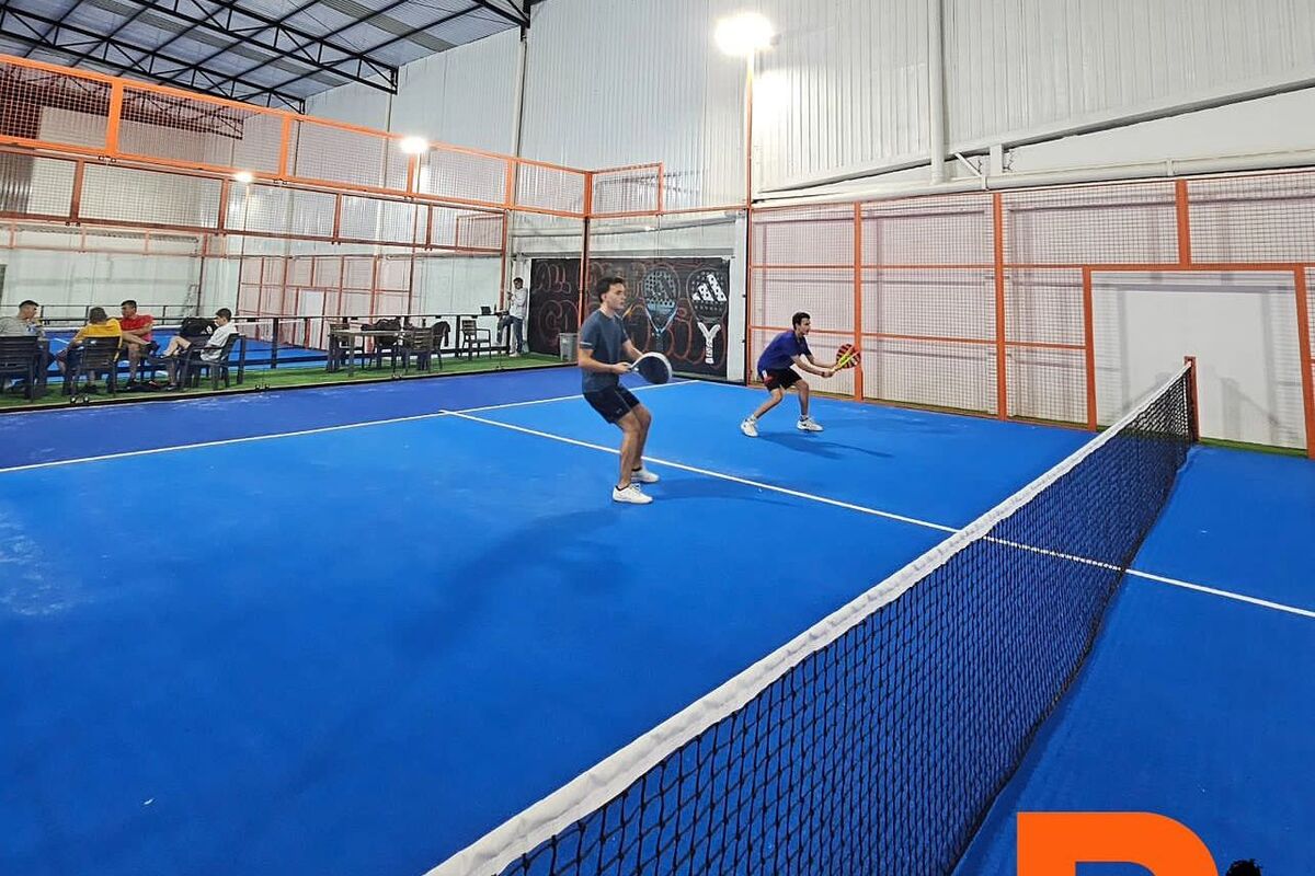 Social Space - Padel Shot