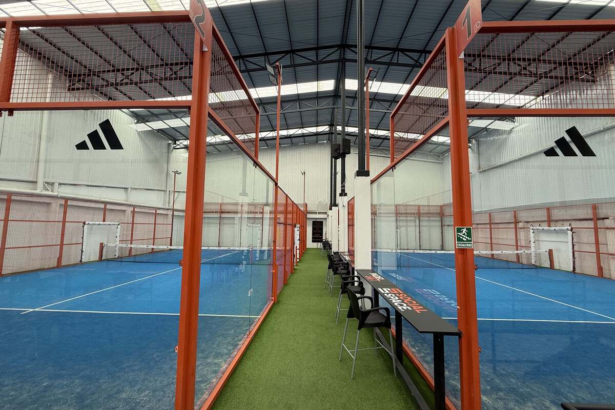 Social Space - Padel Shot