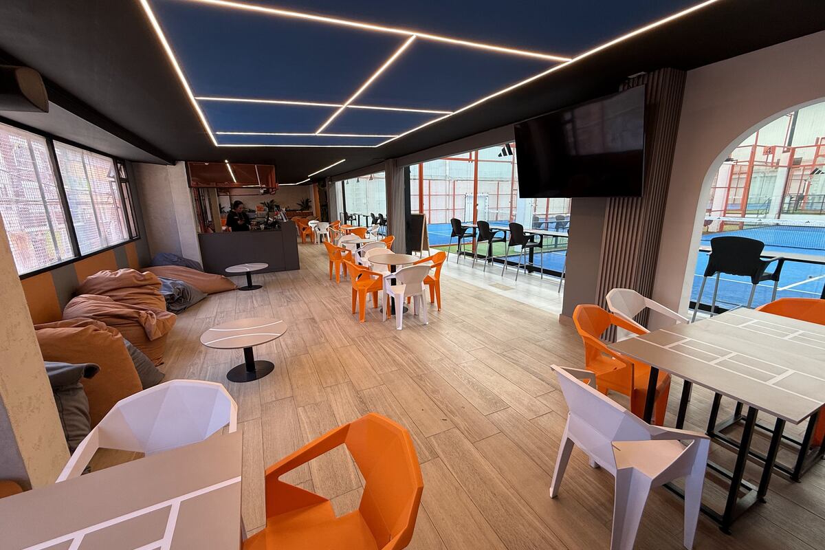 Social Space - Padel Shot