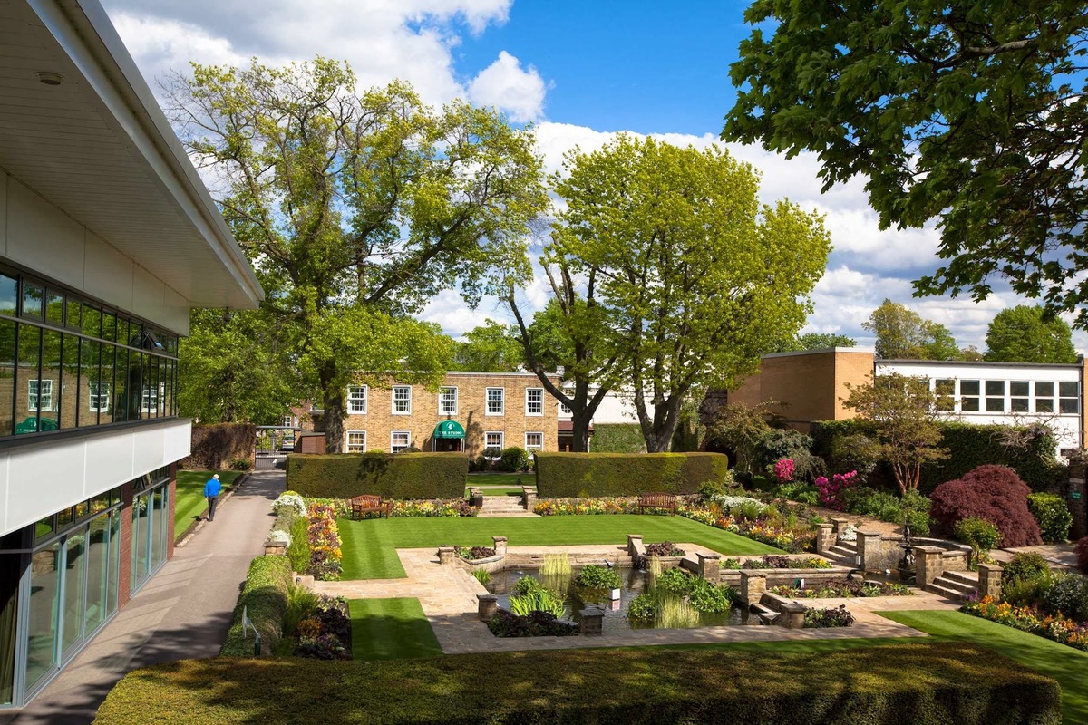 Roehampton Club