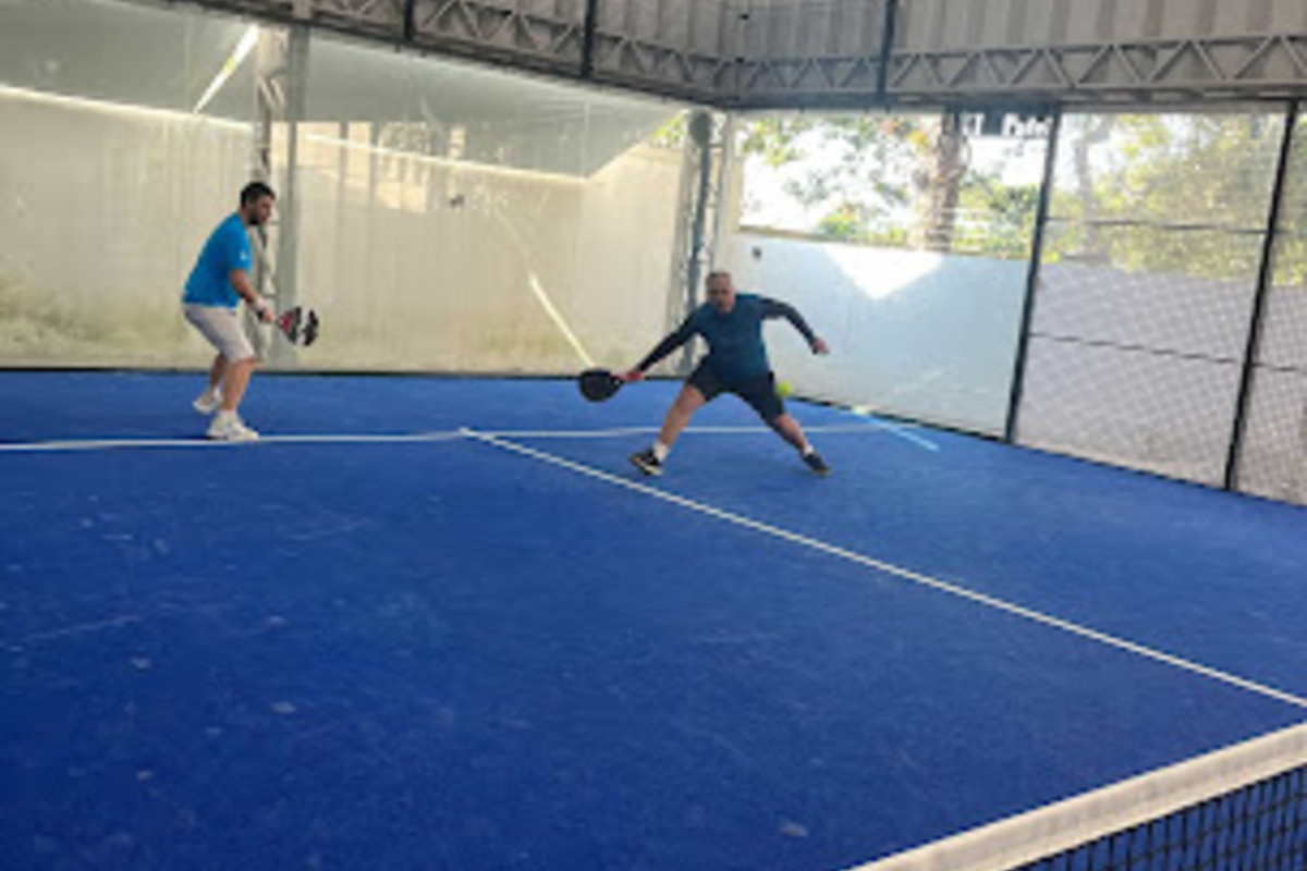 Nika Padel